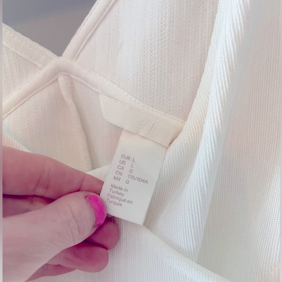 H&M White Ribbed Tank Top with Open Back - Picture 3 of 4